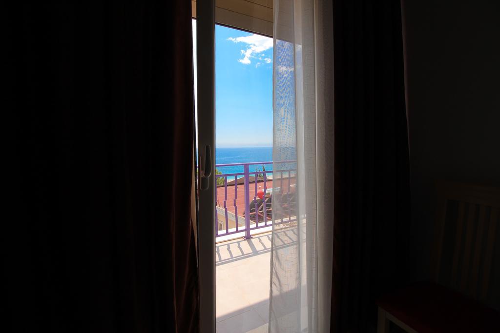 Hotel Keisa Dhërmi Esterno foto