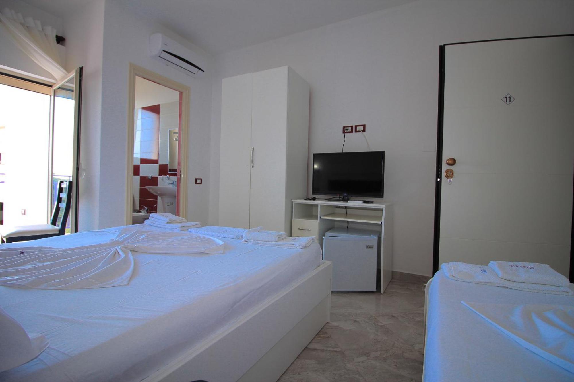 Hotel Keisa Dhërmi Esterno foto